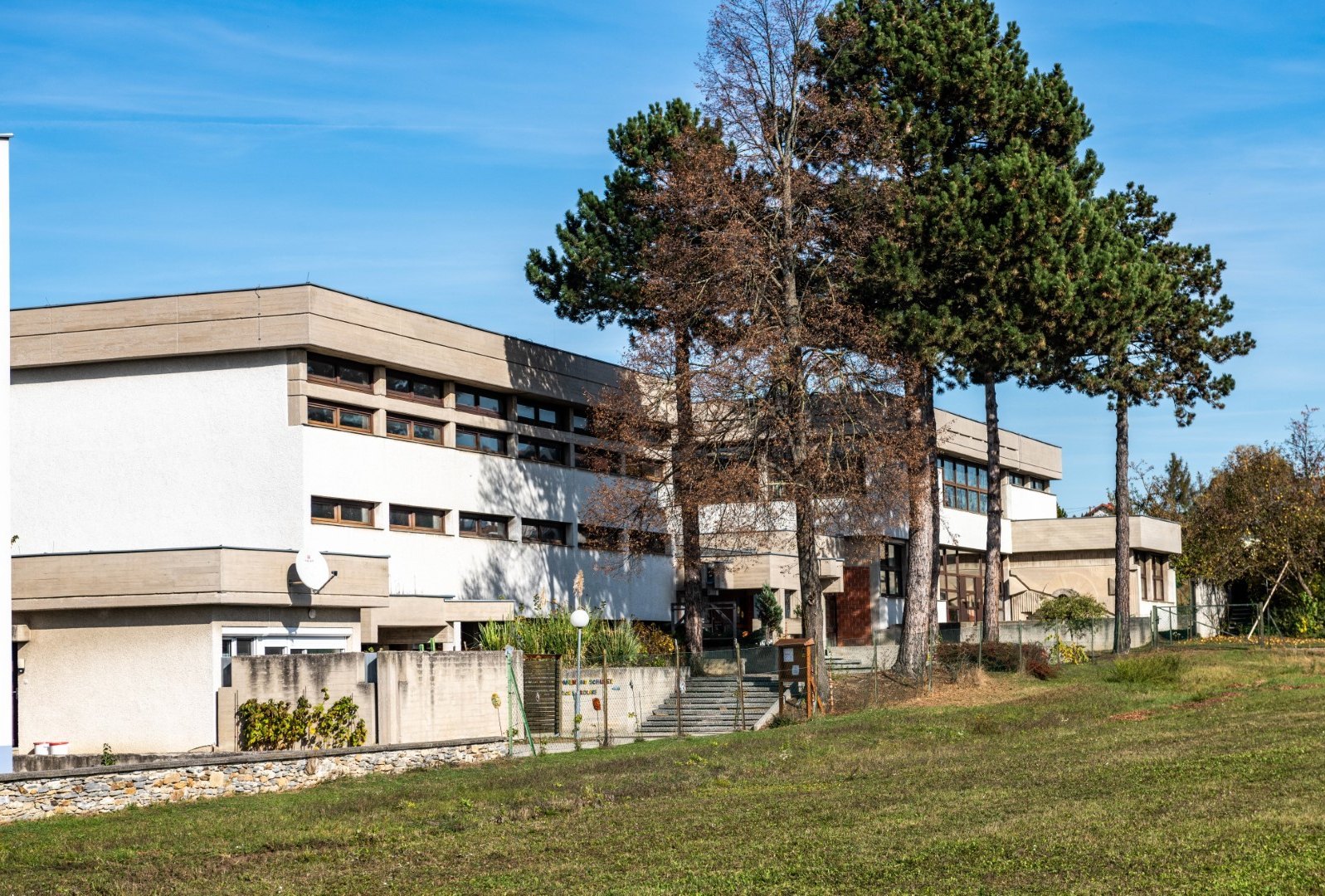 Zweisprachige Mittelschule Großwarasdorf