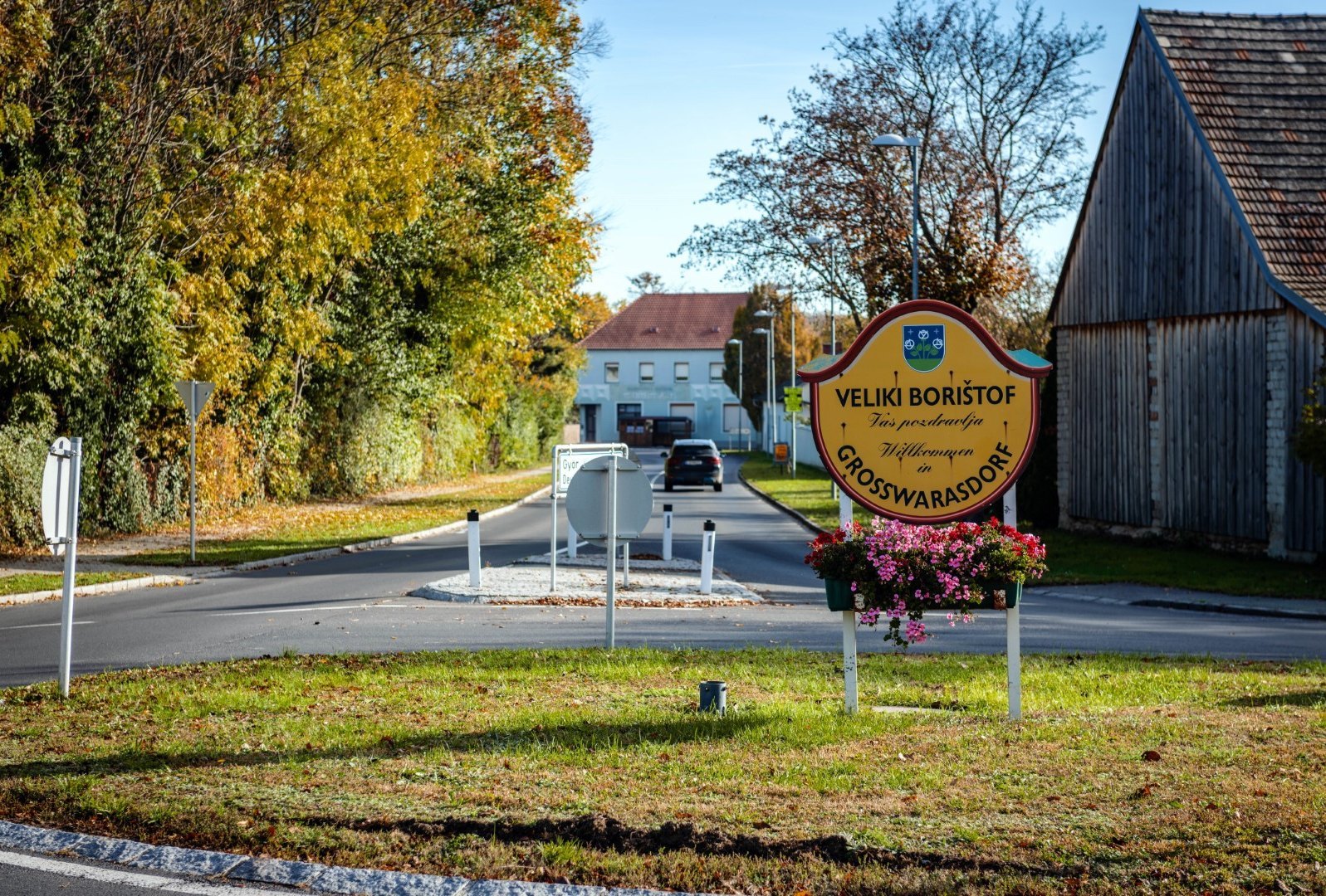 [Translate to Burgenland-Kroatisch:] Ortstafel Großwarasdorf