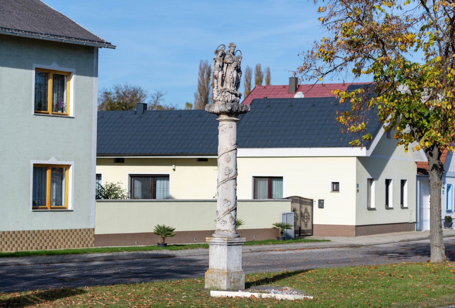 [Translate to Burgenland-Kroatisch:] Pestsäulen Statue