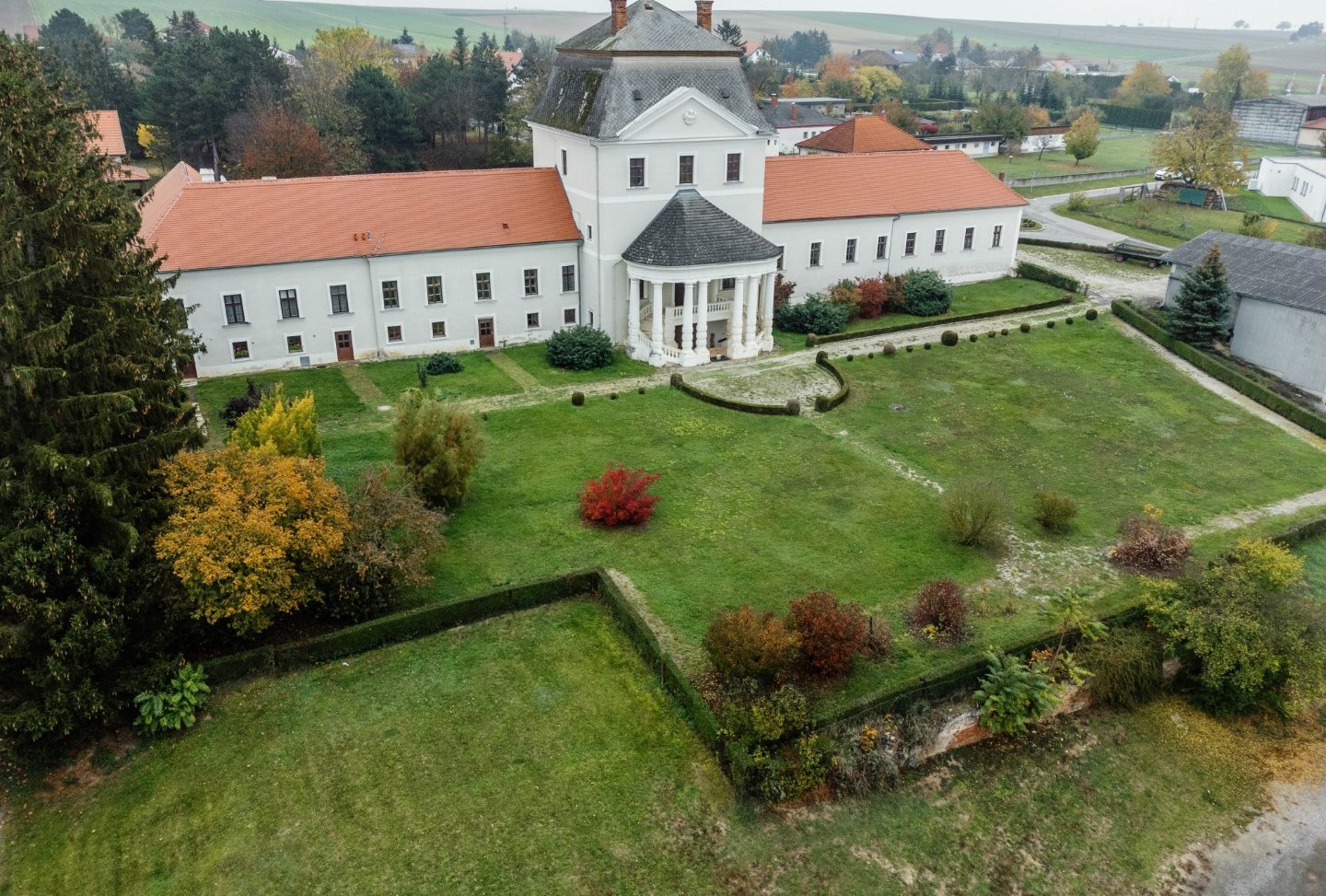 klassizistische Schloss Nebersdorf