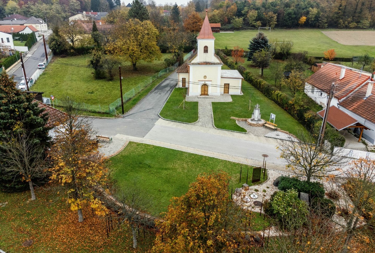 Drohnenansicht der Filialkirche