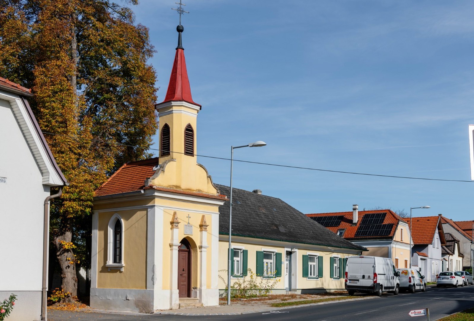 [Translate to Burgenland-Kroatisch:] seitliche Ansicht der Lourdeskapelle